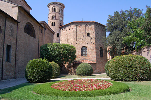 Battistero Neoniano, Ravenna